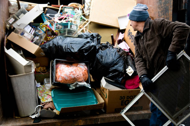 Best Estate Cleanout Services  in Compo, CT